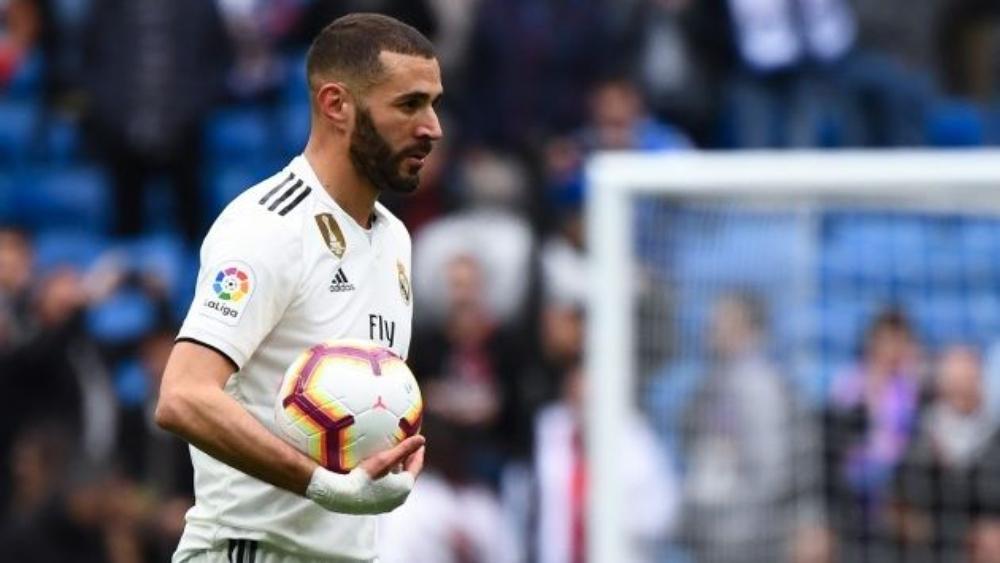 ريال مدريد يكشف نوعية إصابة هدّافه بنزيما