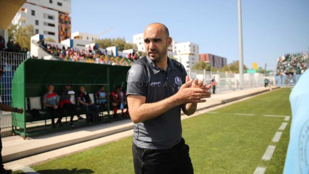 الركراكي: "الرّجَاء بْحَالْ الرِّيالْ و البَارْصَا مَاتْقدَرْش تْلعَب كُورَة مْعَاهَا"