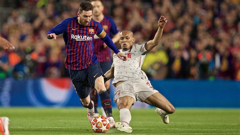 حكم لم يتذوق معه ليفربول وبرشلونة طعم الهزيمة يقود موقعة "آنفيلد"