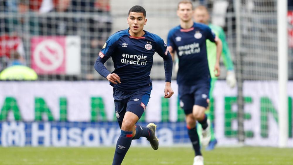 لاعب ذو أصولٍ مغربية يخوض أول لقاء رسمي مع كِبار إيندهوفن