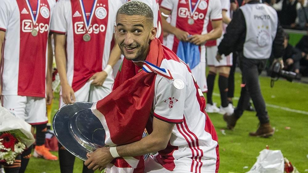 أياكس يبدأ "حملته" للإبقاء على زياش.. ومطالب بمنحه عقدا "مدى الحياة"