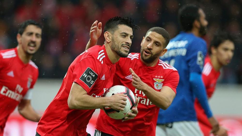 تاعرابت يُحرز لقب الدوري البرتغالي مع بنفيكا