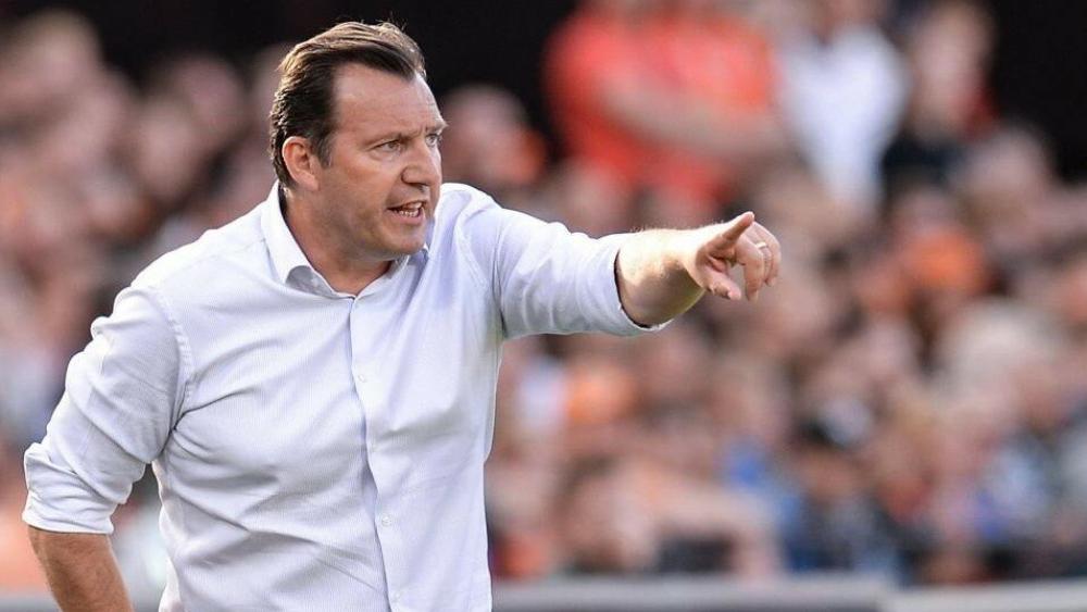 فيلموتس يغادر طهران دون توقيع عقد تدريب المنتخب الإيراني