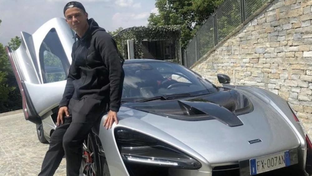 كريستيانو يقدم سيارته الجديدة.. قيمتها تفوق 900 ألف يورو!