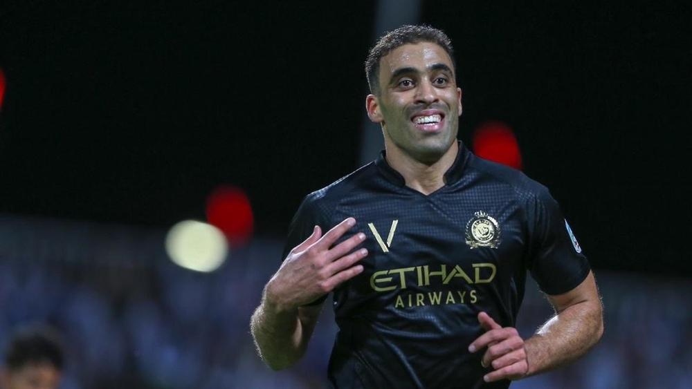 حمد الله يجدد عقده براتب "كبير" يفوق راتب بعض نجوم برشلونة!