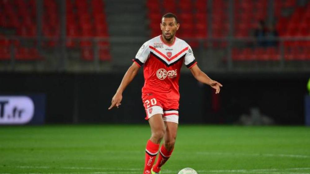 عبد الحميد يُكافئ بأفضل طريقة في فرنسا بعد متم الموسم