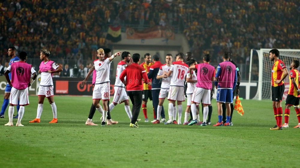 جماهير الوداد ترفض الدخول في بعض "المساومات"  لإعادة المباراة