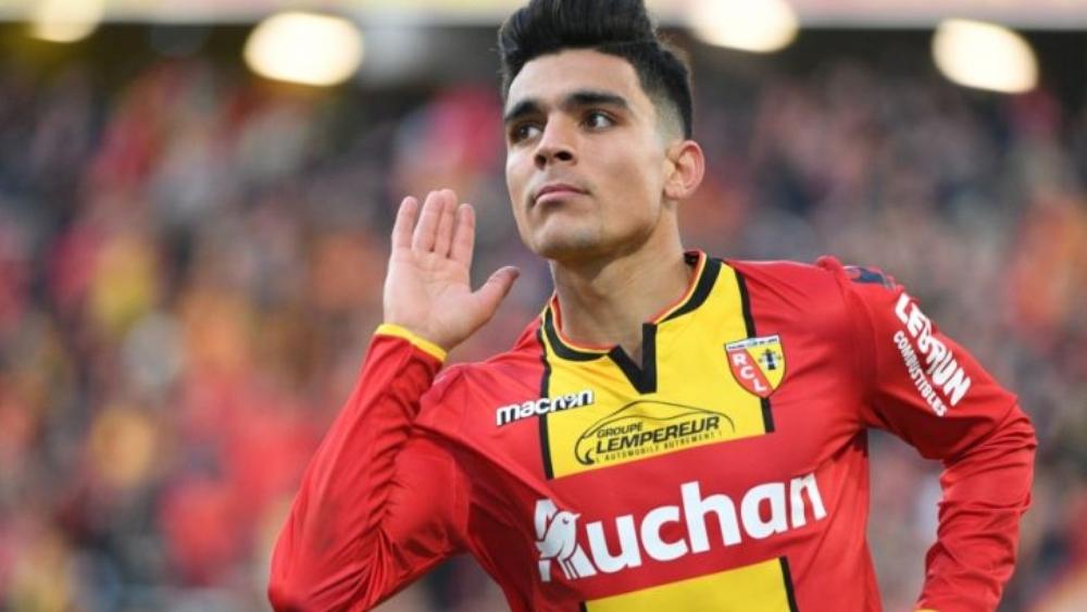 بنشرقي حاضر في "دونور" لمتابعة لقاء الوداد و"الأوصيكا"