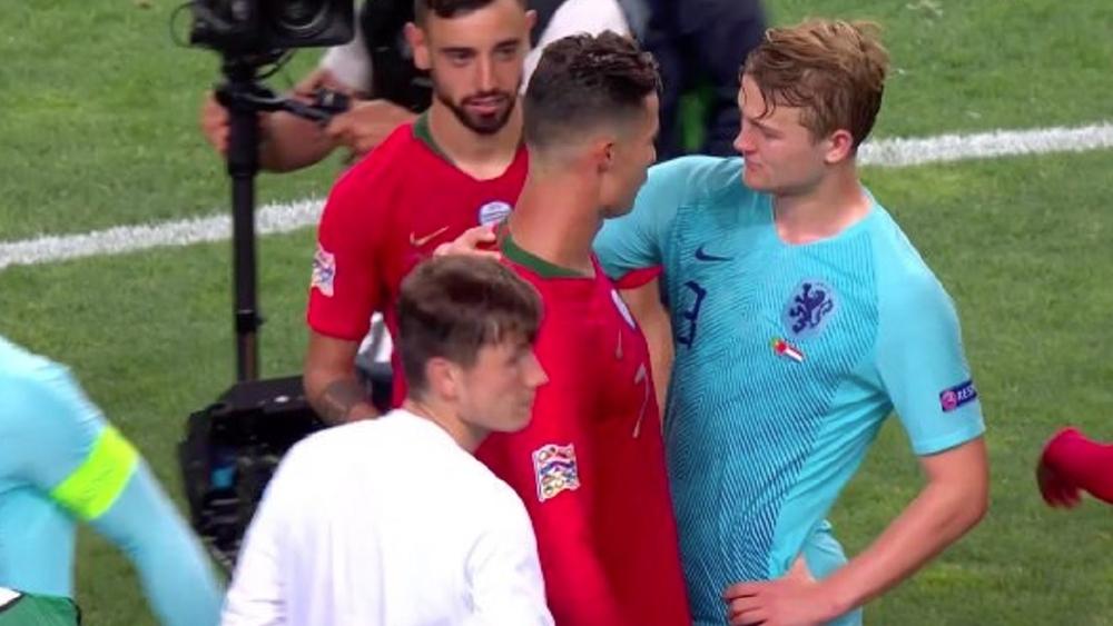 كريستيانو يصدم دي ليخت: "تعال إلى يوفنتوس" واللاعب يرد