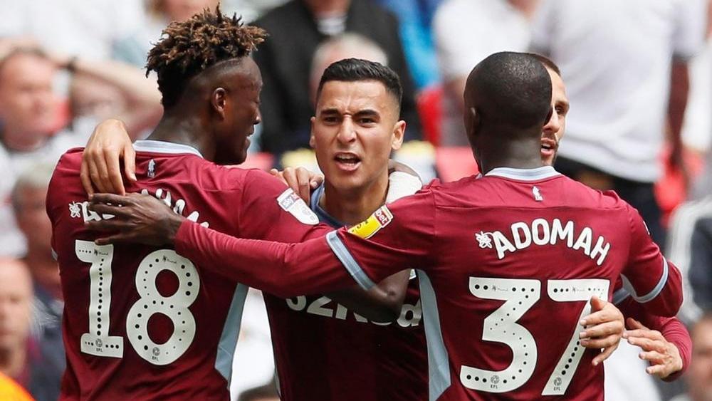 أستون فيلا يضم لاعباً مغربياً الأصل بشكل نهائي