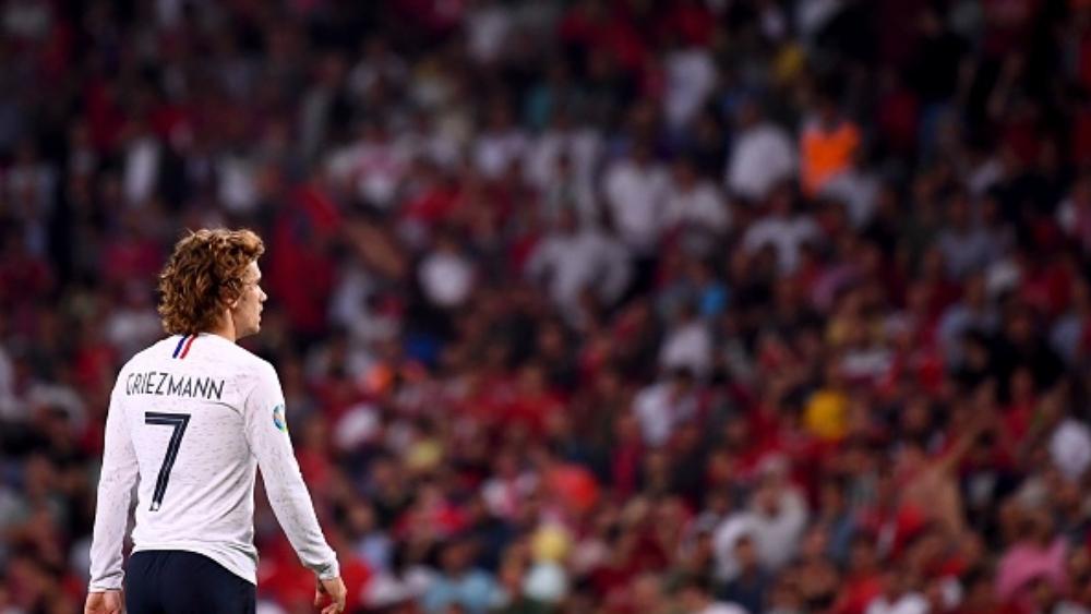 "لو باريزيان" جريزمان سيبقى في إسبانيا الموسم القادم