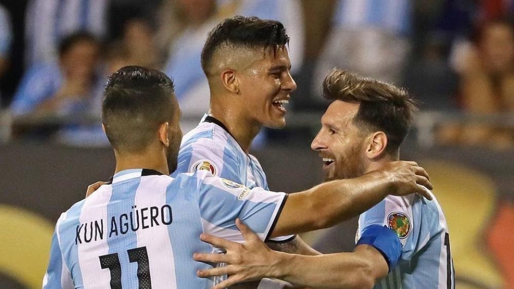 ميسي ينتظر "العون" من صديقه للتتويج بأول لقب دولي