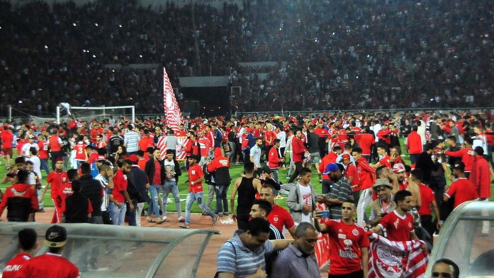 عقوبات بـ"الجملة" في حق فريق الوداد و جماهيره