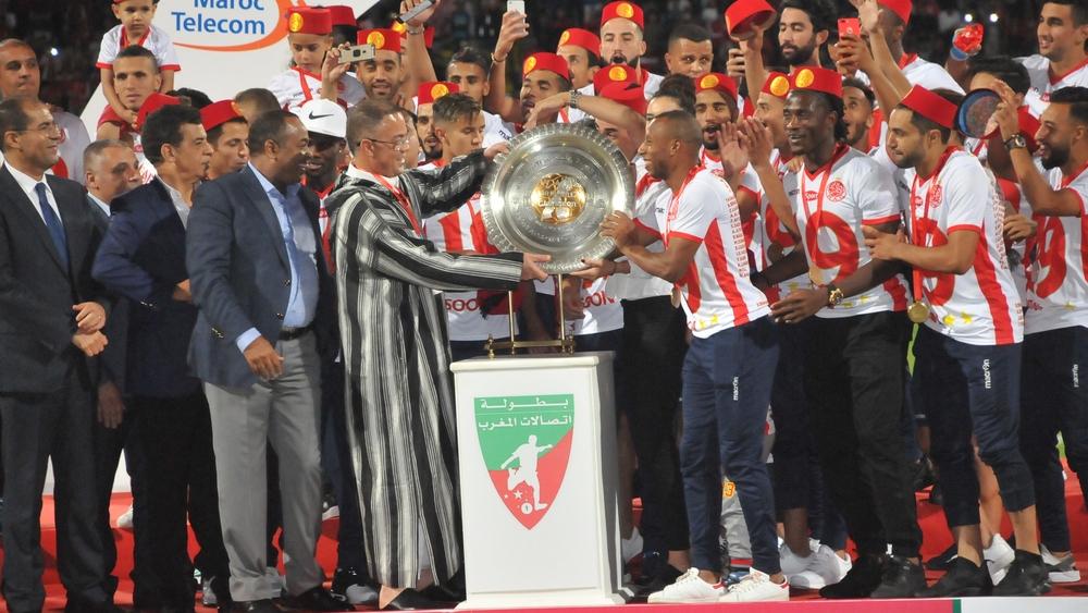 الجامعة تصدر بلاغا بشأن مراسيم تسليم درع الدوري الاحترافي لفريق الوداد الرياضي