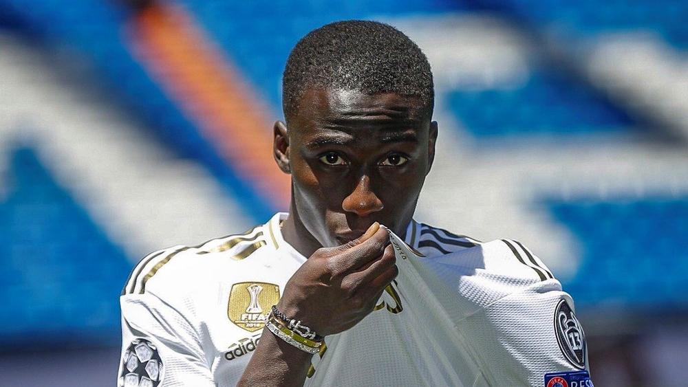 ميندي: "كنت سأعتزل وعمري 15 سنة والآن أنا في ريال مدريد"