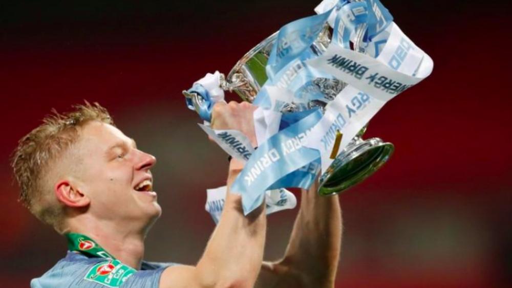 مان سيتي يُجدد عقد صاحب القُبلة "الشهيرة" حتى 2024