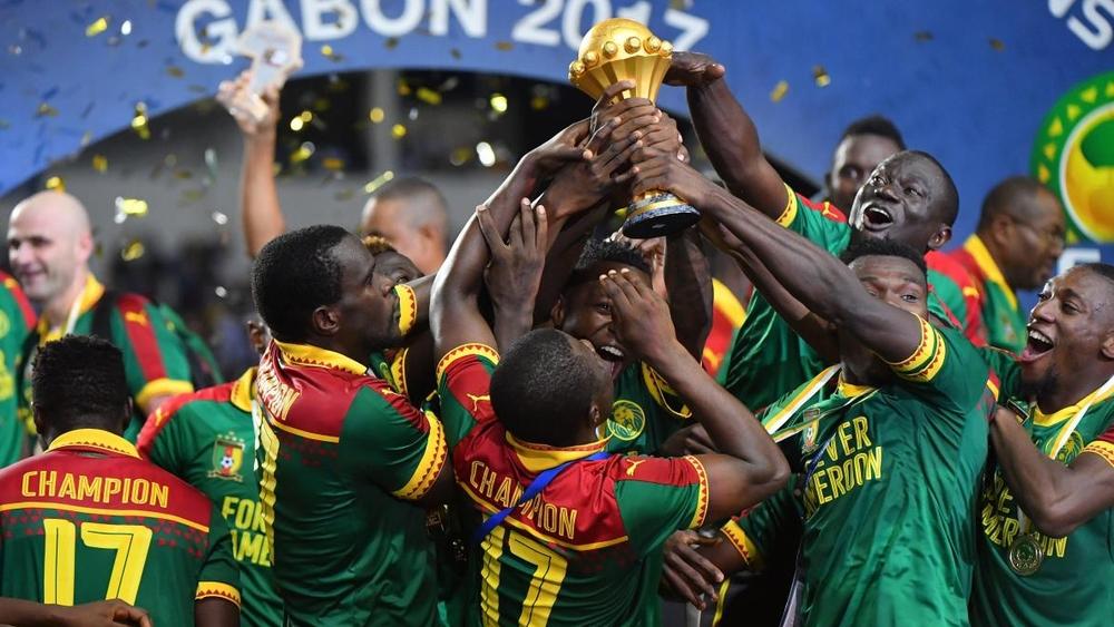 بعد تهديد اللاعبين بعدم خوض "الكان".. الكاميرون تبدأ حملة الدفاع عن لقبها