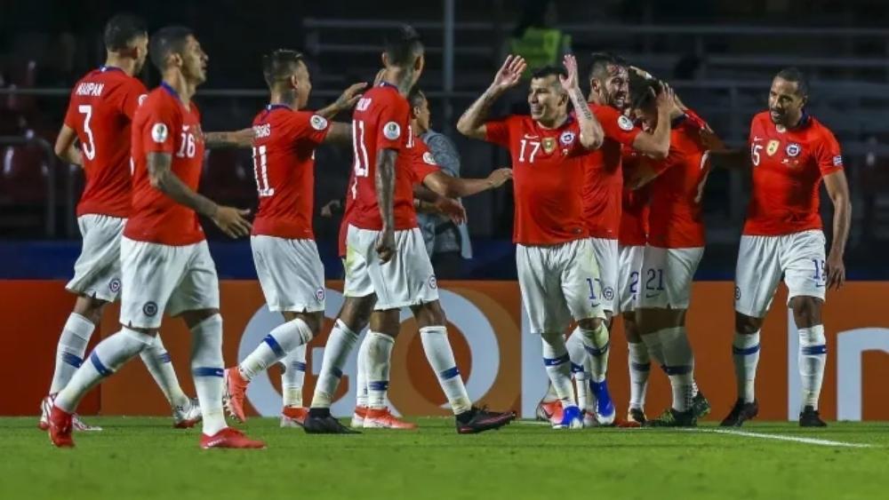 منتخب تشيلي يصل ساو باولو لمواجهة كولومبيا