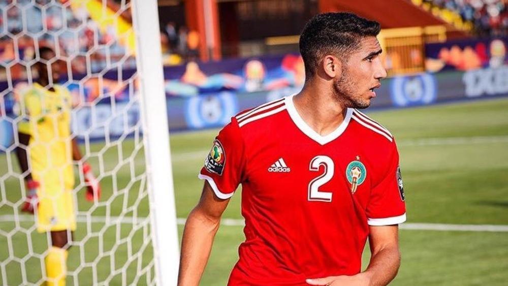 بوروسيا دورتموند يُطلق لقباً جديداً على أشرف حكيمي