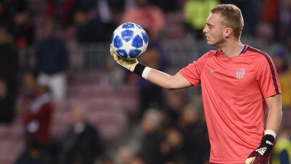 رسميا | سيليسين يترك برشلونة وينتقل إلى فالنسيا