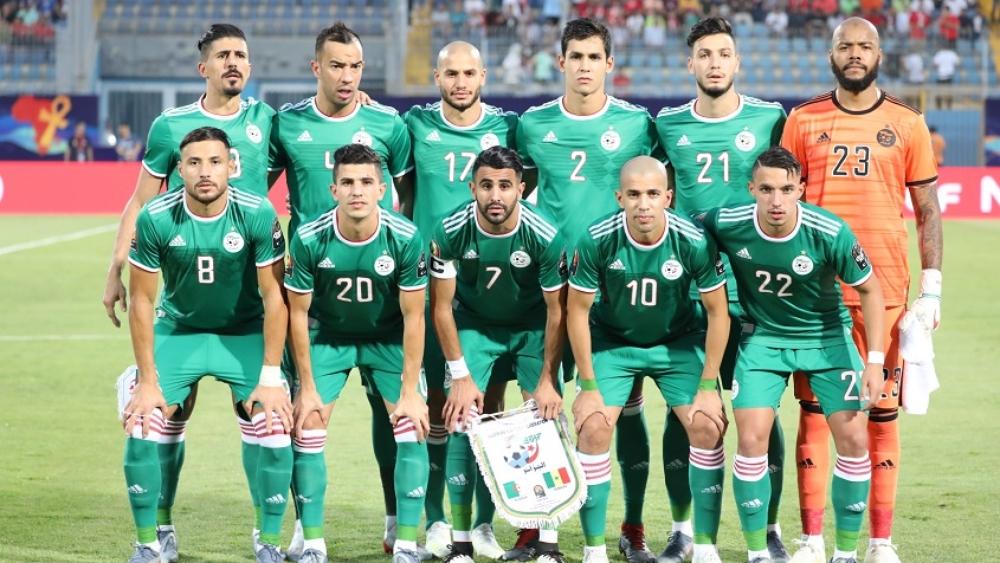 لاعب المنتخب الجزائري يقترب من حمل قميص ميلان