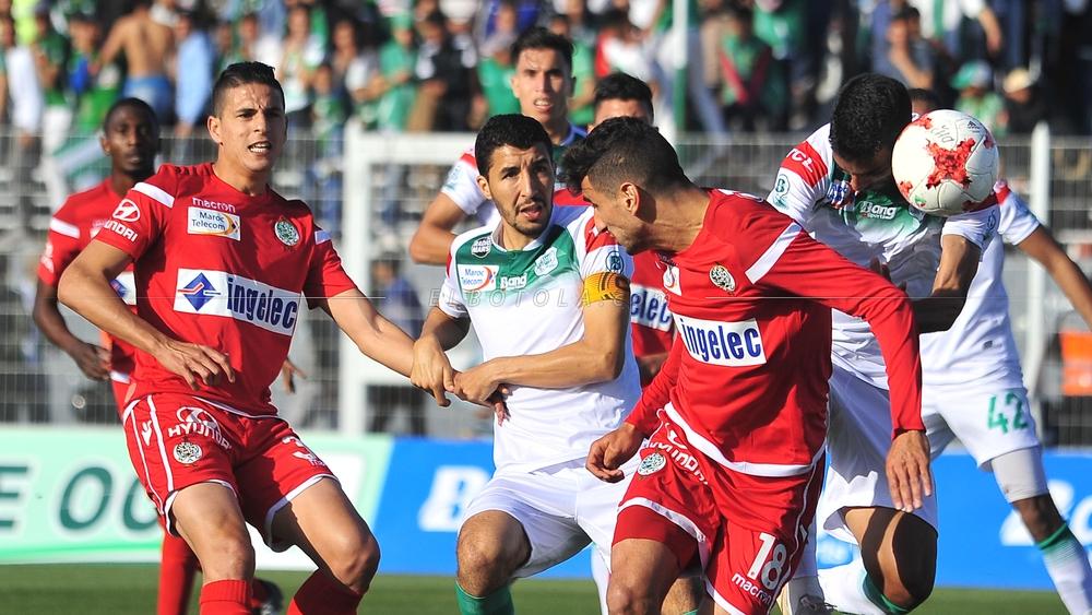 فريق في البطولة الاحترافية يتعاقد مع ثلاثة لاعبين دفعة واحدة