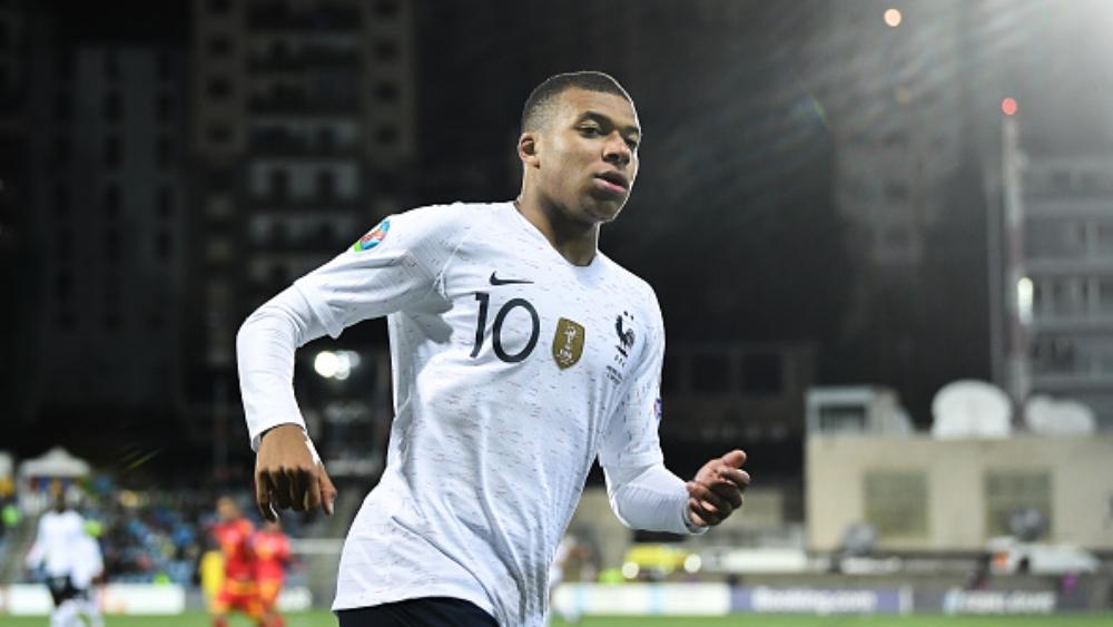 مبابي يتصدر قائمة أغلى 20 لاعباً شاباً في العالم