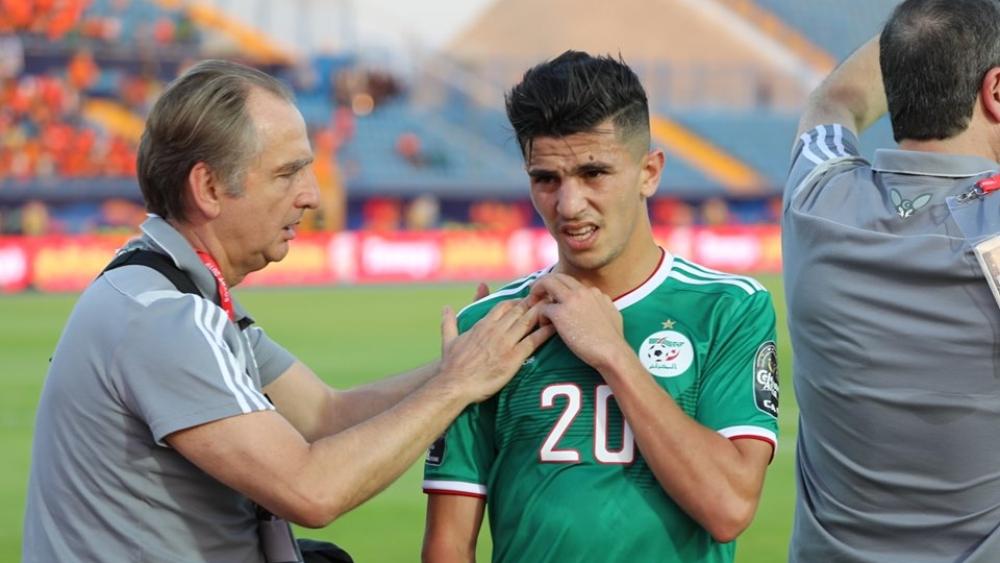 عطال أحد نجوم المنتخب الجزائري "ربما انتهى مشواره" في "الكان"