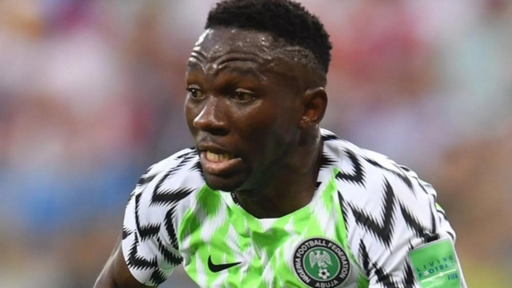 مدافع نيجيريا: "علينا الحذر من الجزائر.. ولا يمكنني أن أعد بشيء"