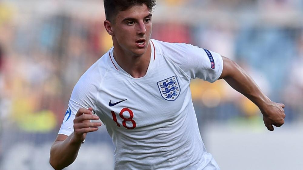 لامبارد يدفع إدارة تشيلسي لتجديد عقد خليفته