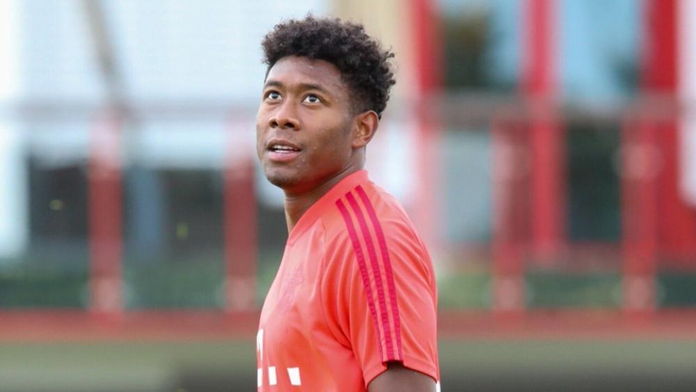 برشلونة يفكر في التعاقد مع ألابا لينافس ألبا