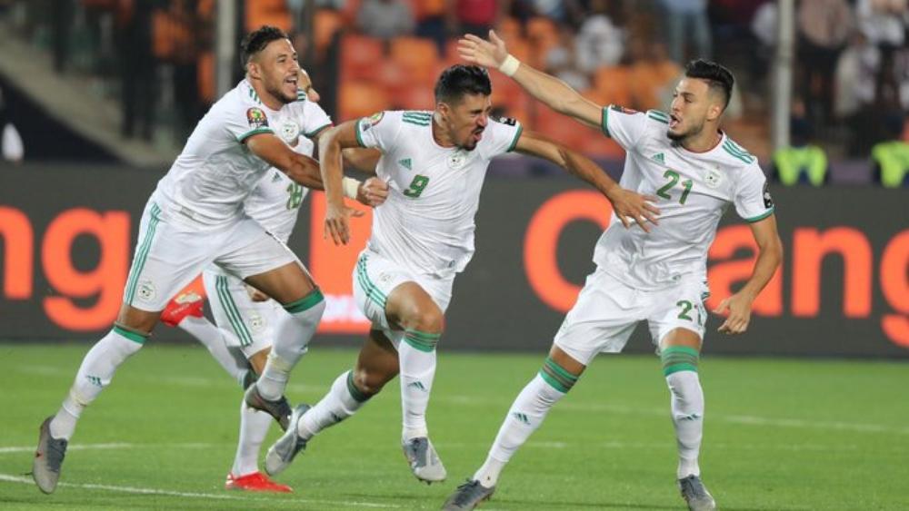 جماهير مصرية تُغادر المدرجات قبل تتويج الجزائر والحُزن يسيطر عليها