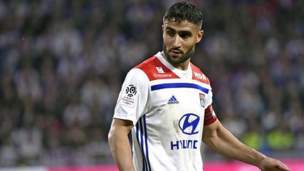 نابولي يتجاوز خاميس ويتجه نحو التعاقد مع نبيل فقير