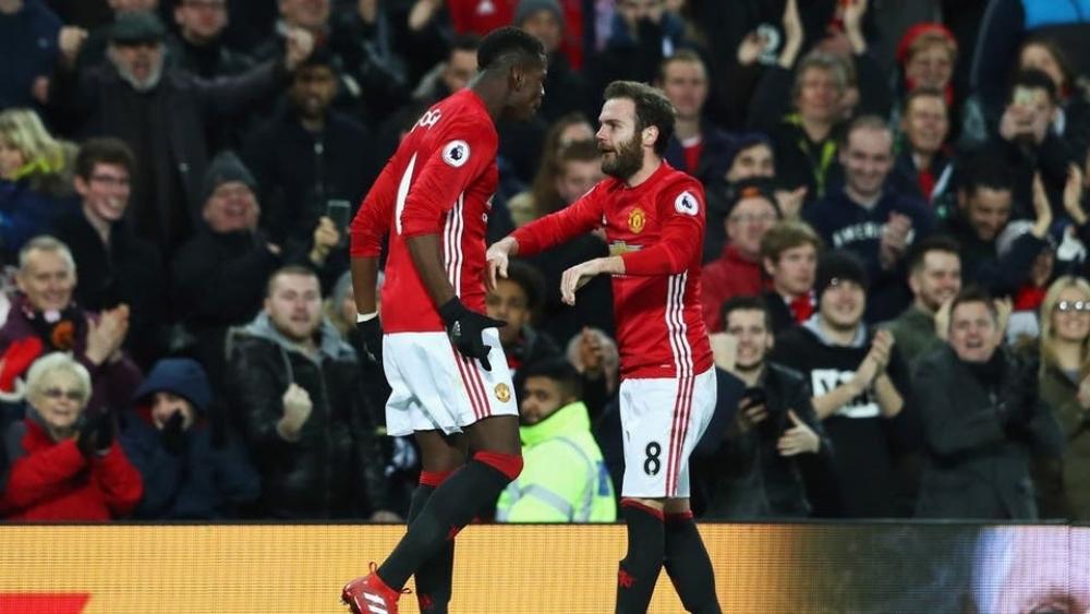 ماتا يطالب بوغبا بالاستمرار في مانشستر يونايتد