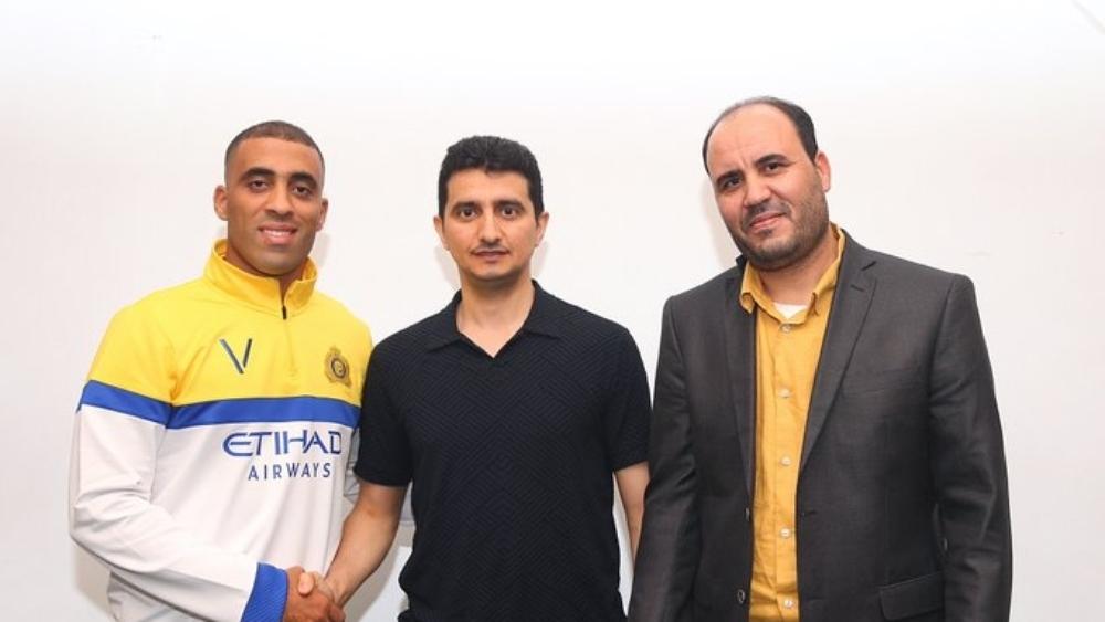 رسميًا | النصر يعلن تجديد عقد هدّافه المغربي حمد الله