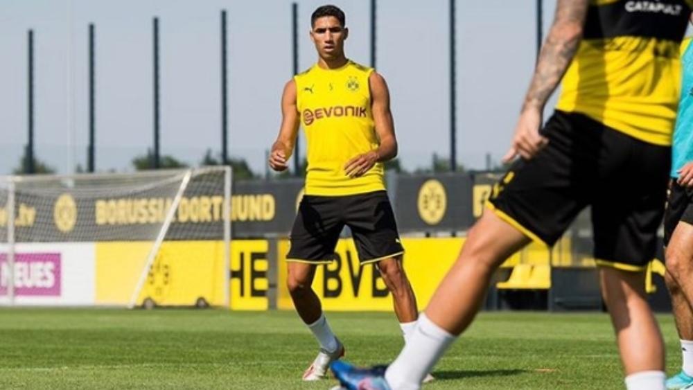 حكيمي يشارك كأساسي في مباراة بوروسيا دورتموند أمام أودينيزي