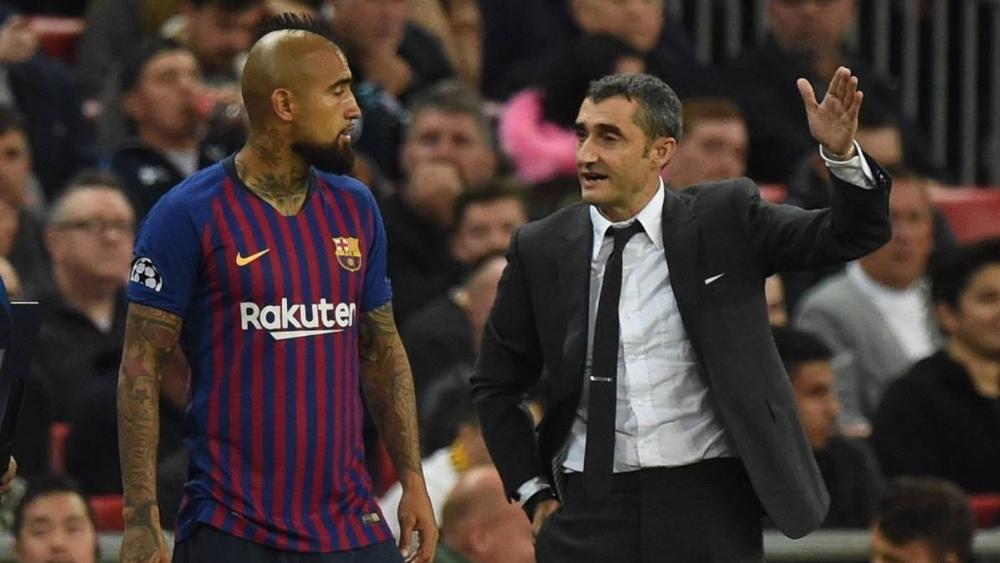 فالفيردي يعارض رغبة برشلونة ويرفض بيع فيدال