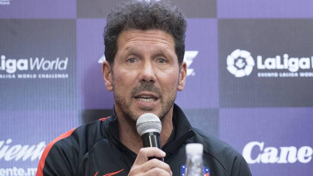 سيميوني: "ليس من السهل منافسة برشلونة وريال مدريد.. أفضل فريقين في العالم"