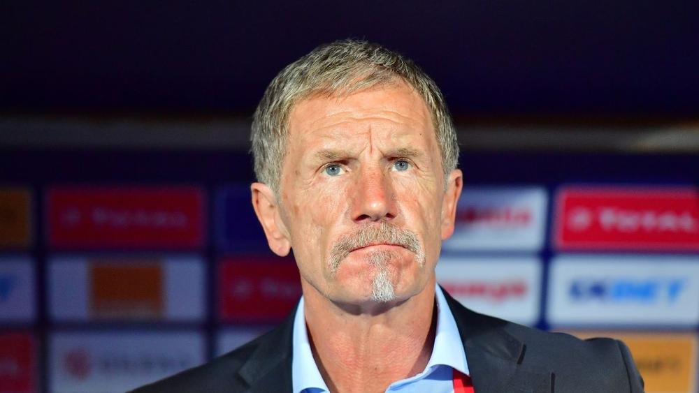 مدرب جنوب أفريقيا السابق: "أخبرني الطبيب أنني مصاب بالسرطان أثناء تصفيات الكان"