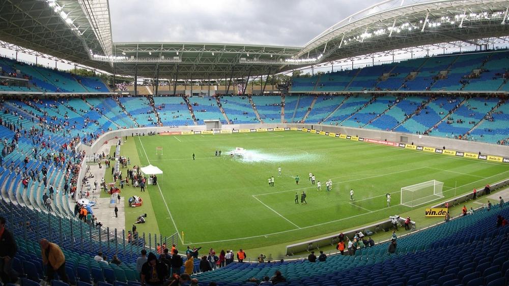 "الفطريات" تحرج لايبزيغ.. النادي مطالب بتغيير ملعبه قبل انطلاق الـ"بوندسليغا"!