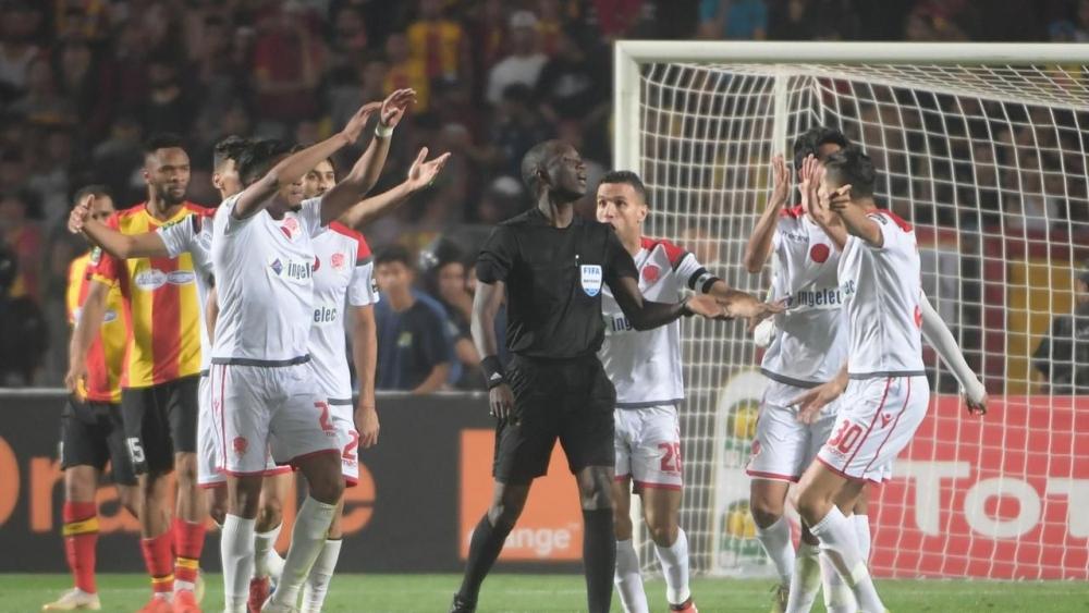 "الكاف" يُحدِّد الـ7 من غشت موعداً للنظر في نهائي الوداد والترجي