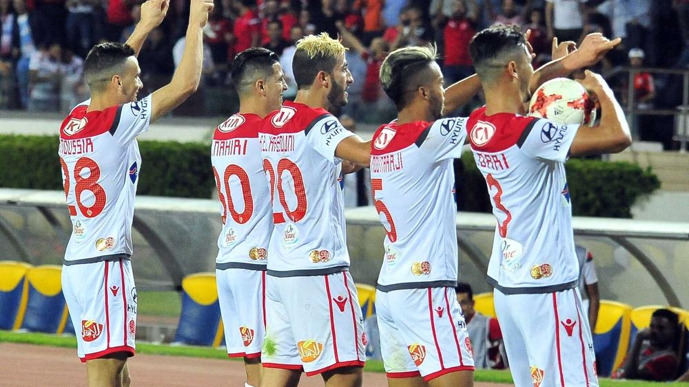 الوداد يعتزم تكوين لاعبيه من أجل استيعاب "القوانين التحكيمية الجديدة"