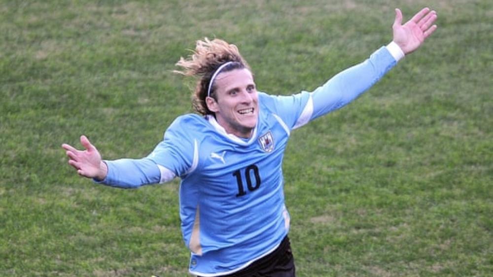 رسميًا | دييجو فورلان يعلن اعتزاله كرة القدم