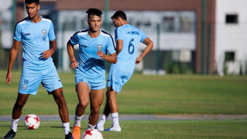 إ.طنجة يواصل استعداداته في "ملعب الزياتن" خلال المرحلة الأخيرة من التحضيرات قبل التوجه للبيضاء لملاقاة الرفاع البحريني