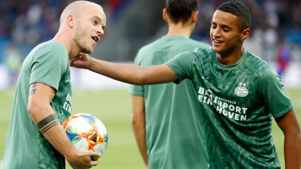 إيحاتارن يفتتح عدَّاده بـ"الدوري الهولندي" كخامس أصغر هدَّافي إيندهوفن