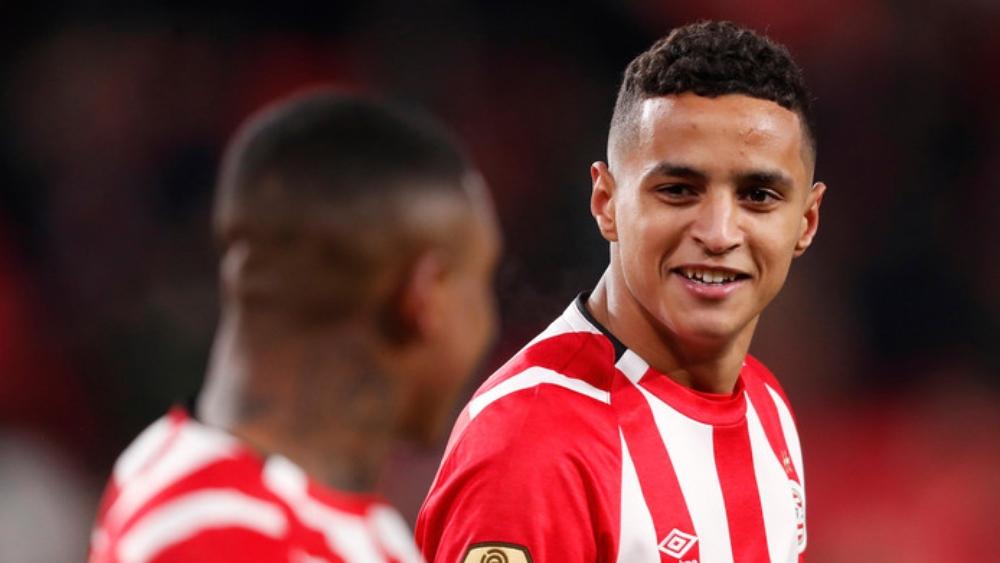 إيحاتارن: "لن أتخذ حاليا قراري الدولي .. مدين كثيراً لهولندا وفخور بتواجدي في لائحة المغرب"