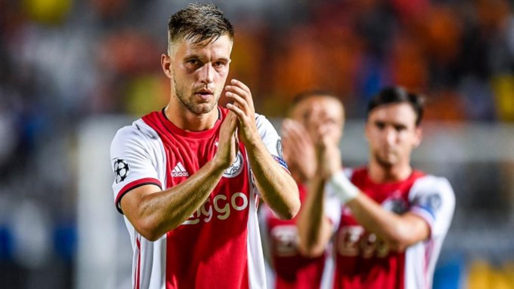 أياكس يعود بالتعادل من قبرص أمام أبويل في انتظار الحسم بأمستردام