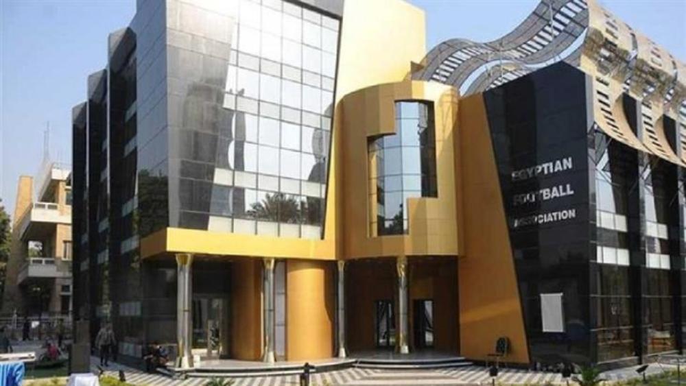 "الفيفا" يعتمد لجنة لإدارة اتحاد كرة القدم المصري