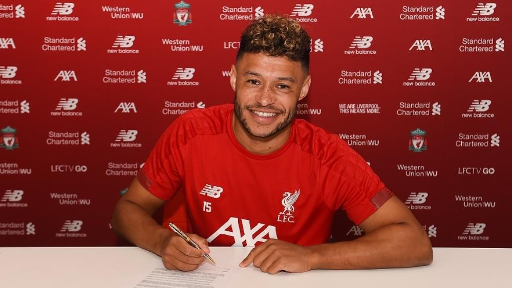 رسميا | ليفربول يجدد عقد تشامبرلين