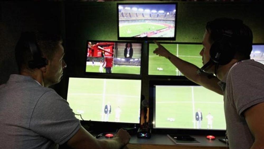 بعد الدوري المغربي.. الدوري المصري يريد استخدام تقنية الـ"VAR"